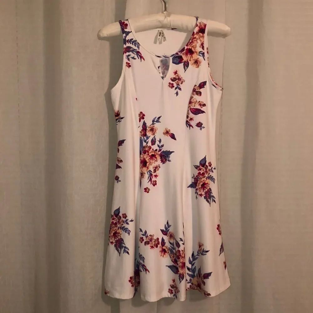 Mudd M Ivory Pink Lavender Floral Sleeveless Dress